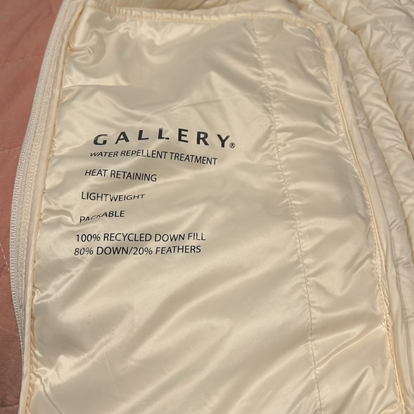 Gallery Size L  Down Vest Pearl White NWOT Full Zip Quilted Removable Hood - Picture 5 of 11